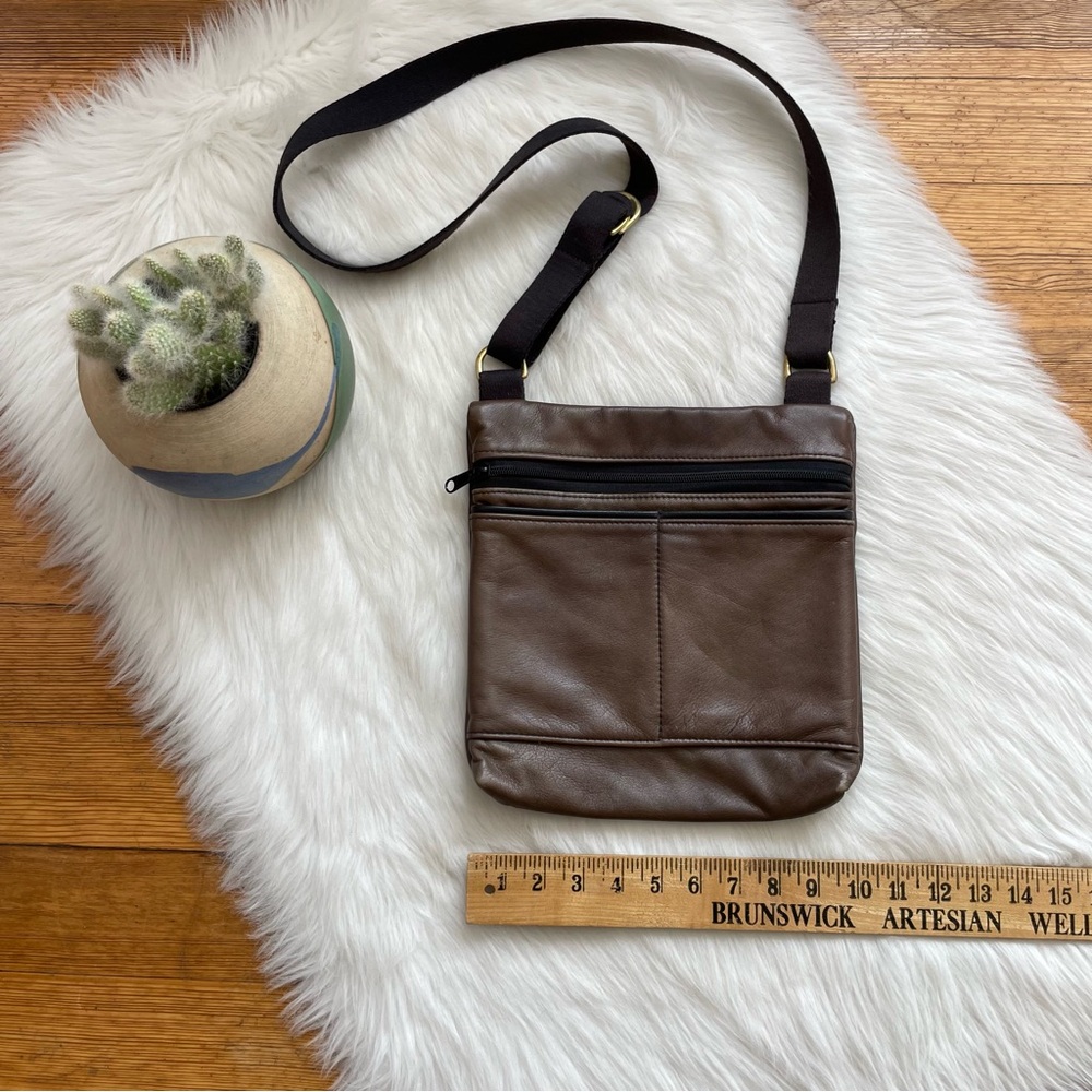Portmanteau hand made leather crossbody bag - Picture 9 of 11